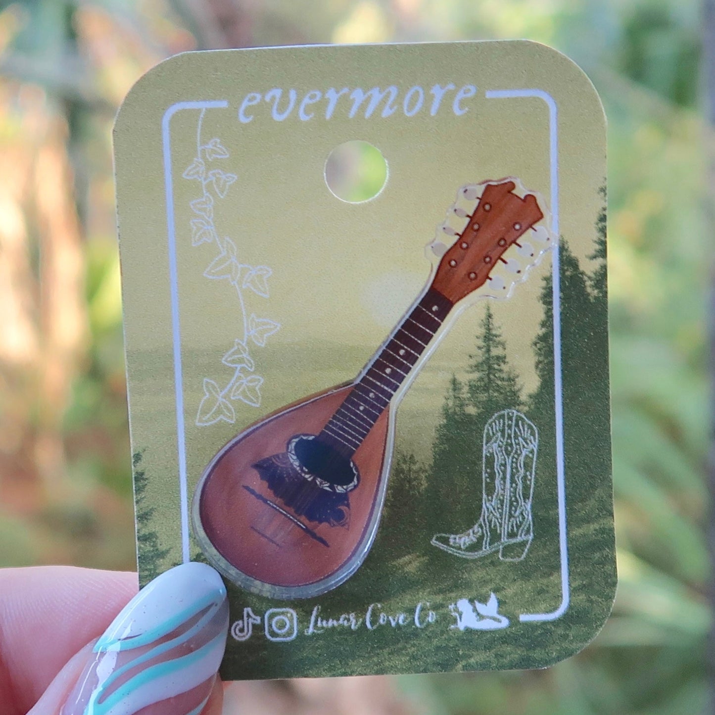 Willow Guitar Pin